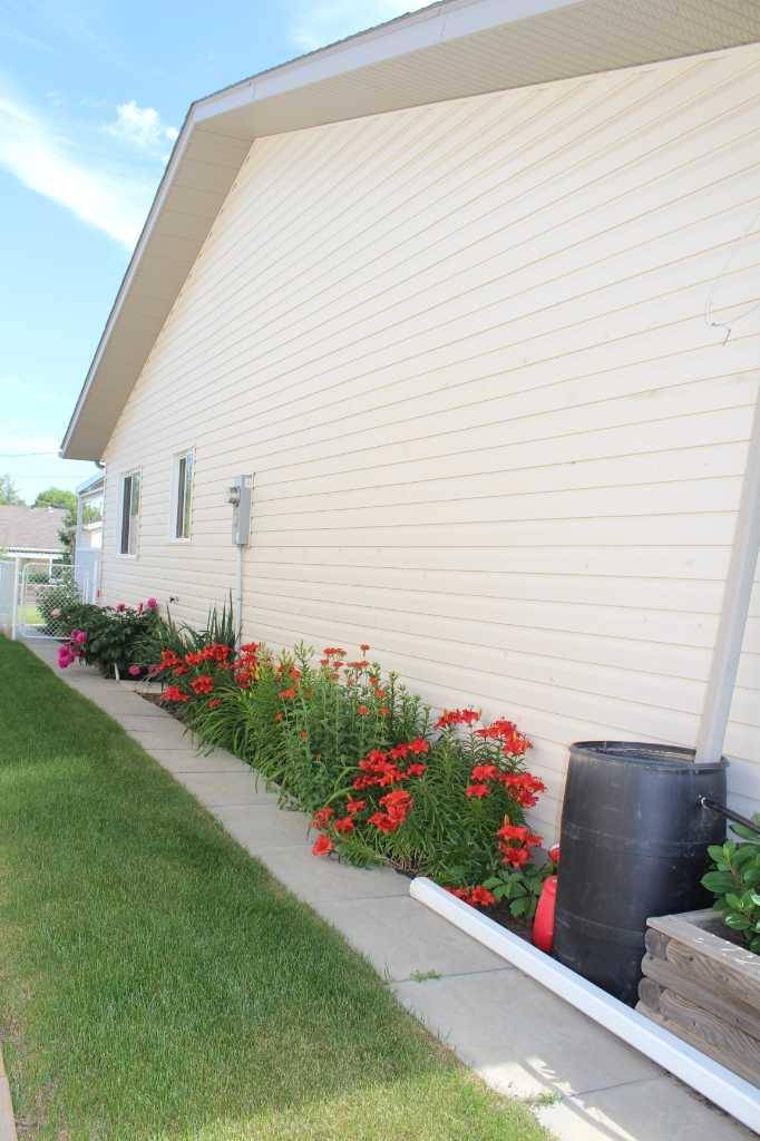 Manning, AB T0H 2M0,122 2nd AVE SW