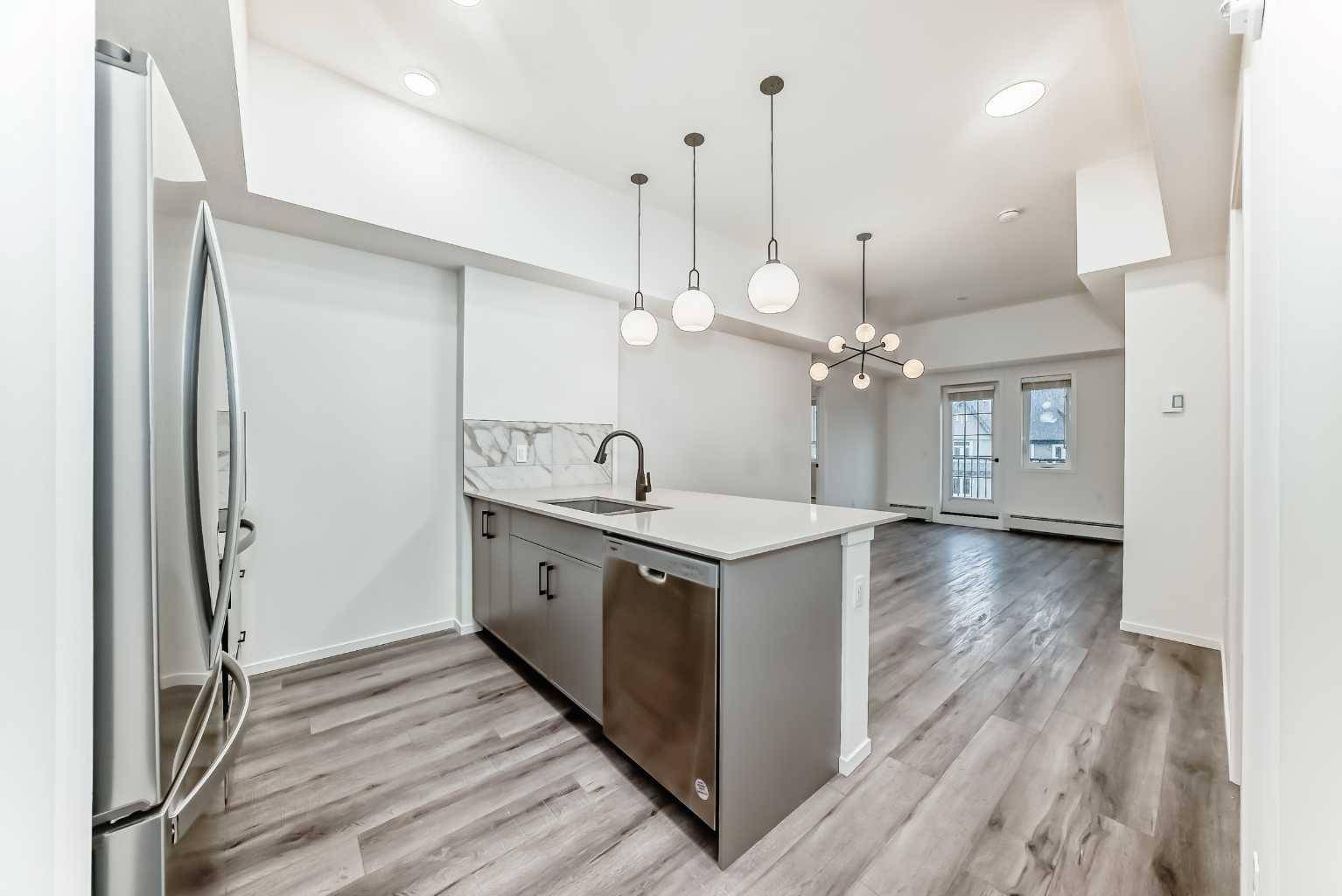 Calgary, AB T3M 4E1,140 Mahogany ST SE #403