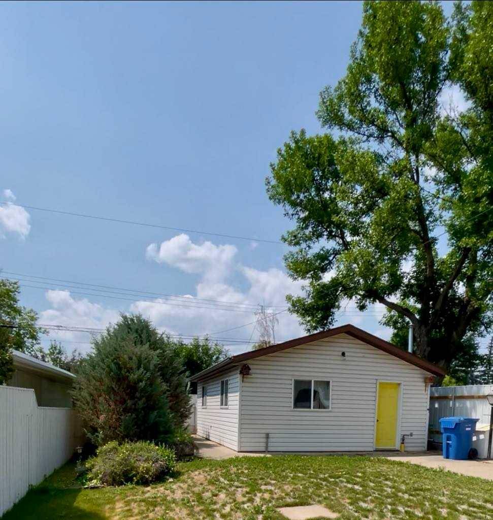 Lethbridge, AB T1H2H6,838 12 st ST North