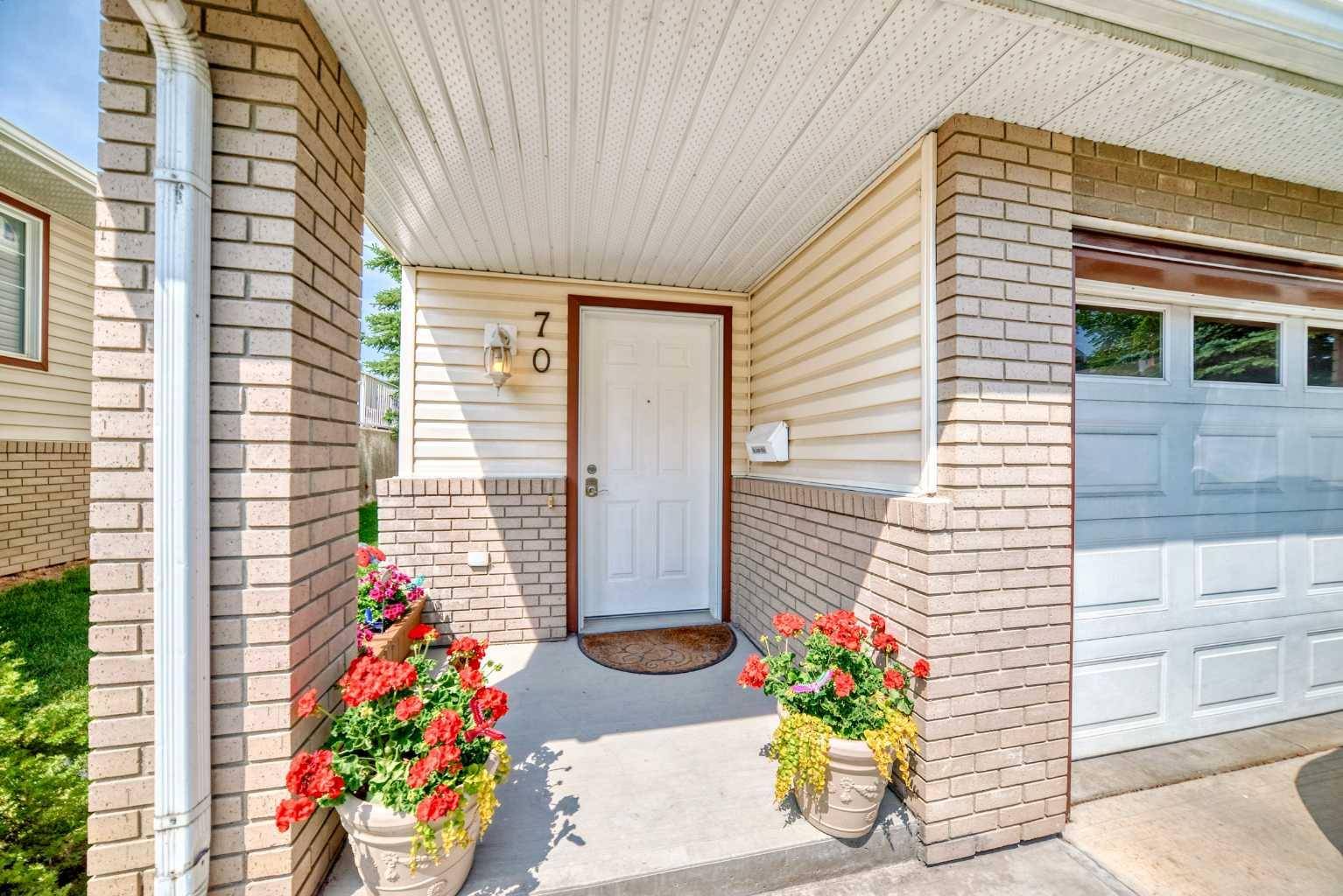 Calgary, AB T2B0P6,70 Dover Mews Southeast