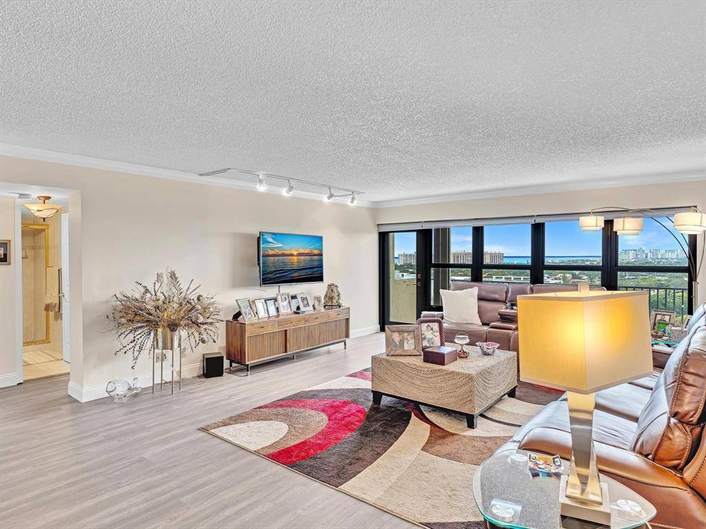Fort Lauderdale, FL 33308,[StreetName,UnitNumber,StreetNumber,StreetDirPrefix]