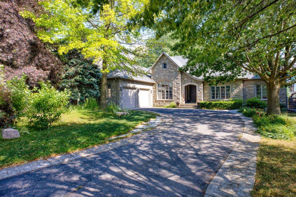 103 Duncan RD, Richmond Hill, ON L4C 6J4