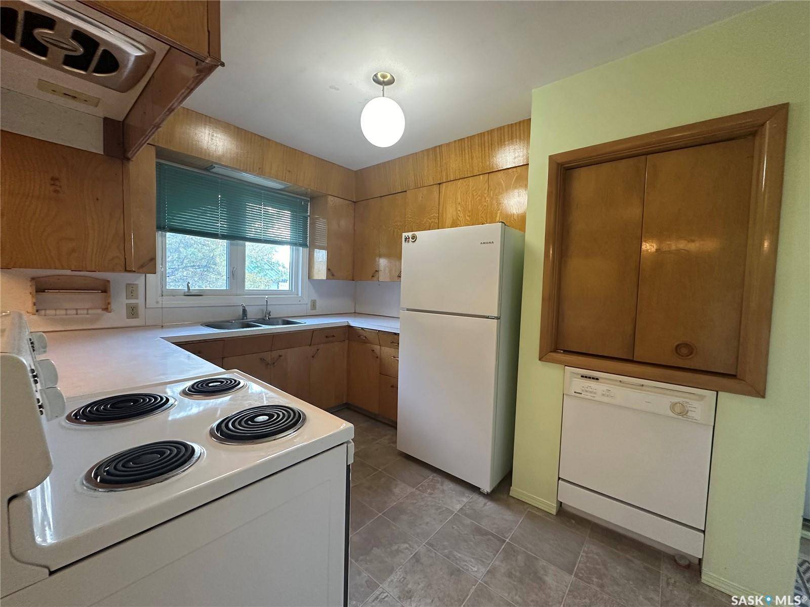 Edam, SK S0M 0V0,1400-02 1st AVENUE