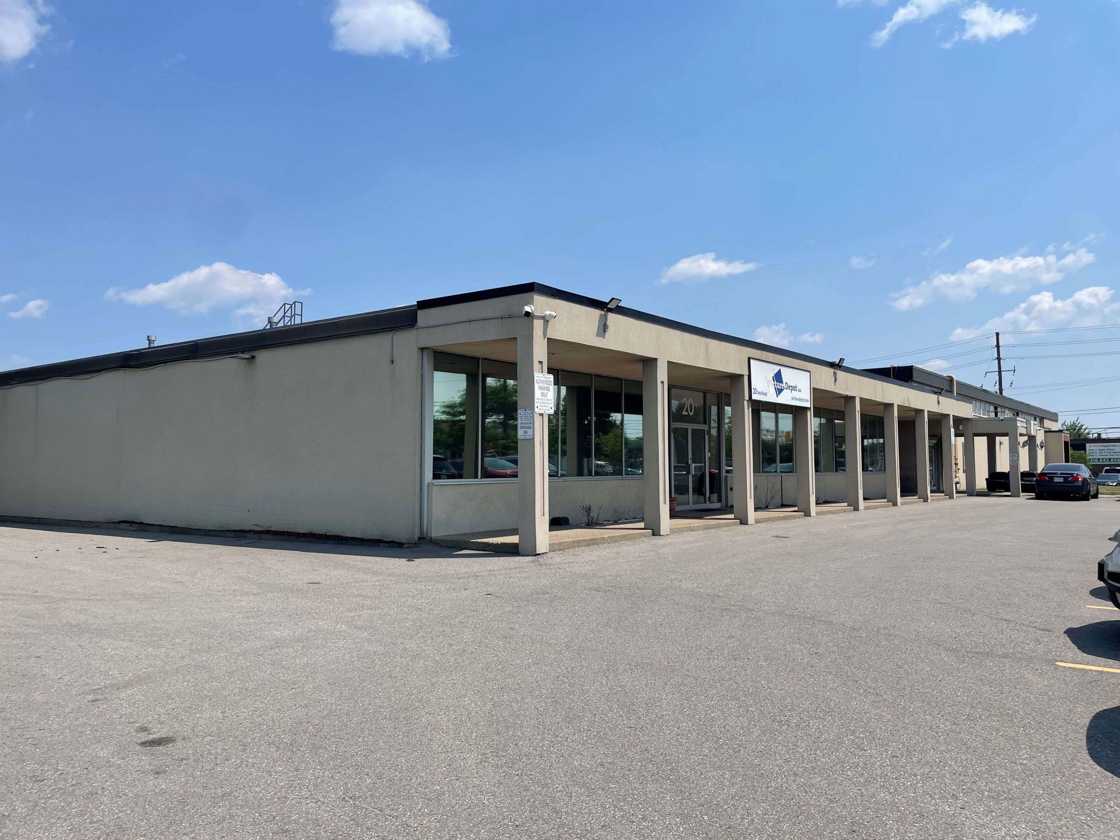 20 Toro RD, Toronto W05, ON M3J 2A7