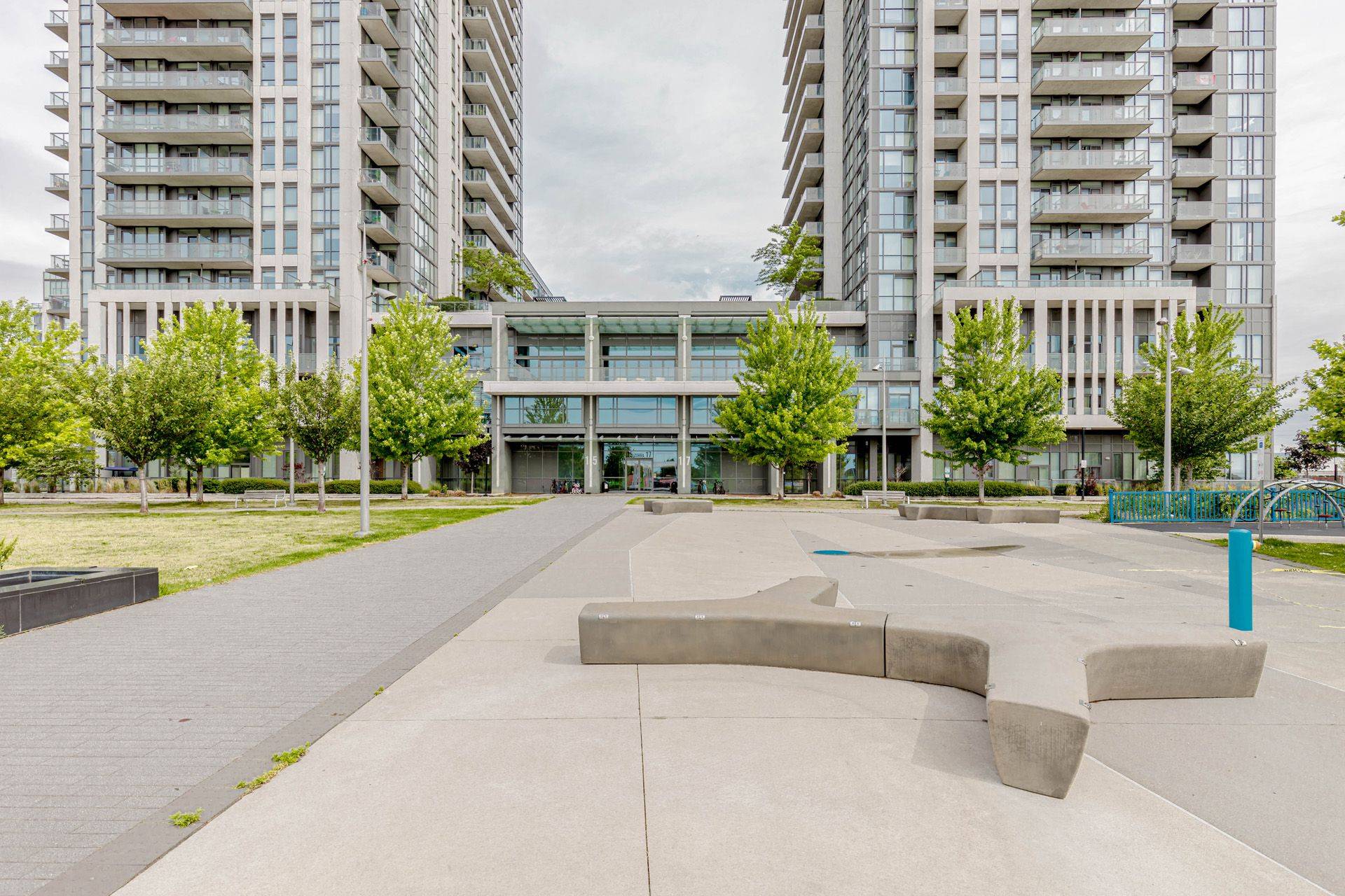 Toronto W08, ON M8Z 0C1,15 Zorra ST #506