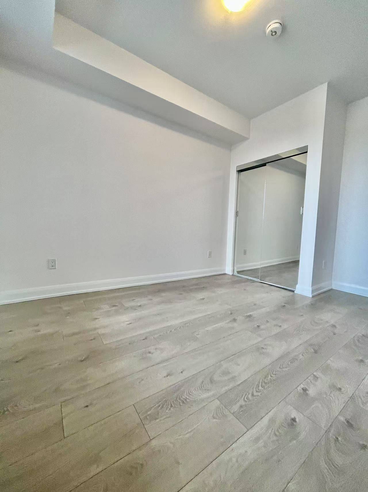 Oakville, ON L6H 7W6,3220 William Coltson AVE #303
