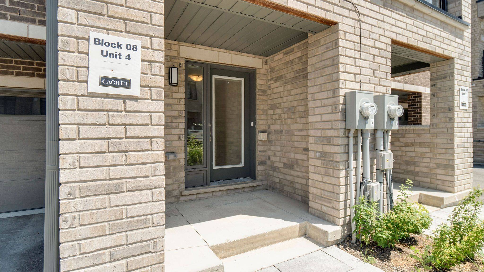 Brantford, ON N3S 0K4,585 Colborne ST E #804