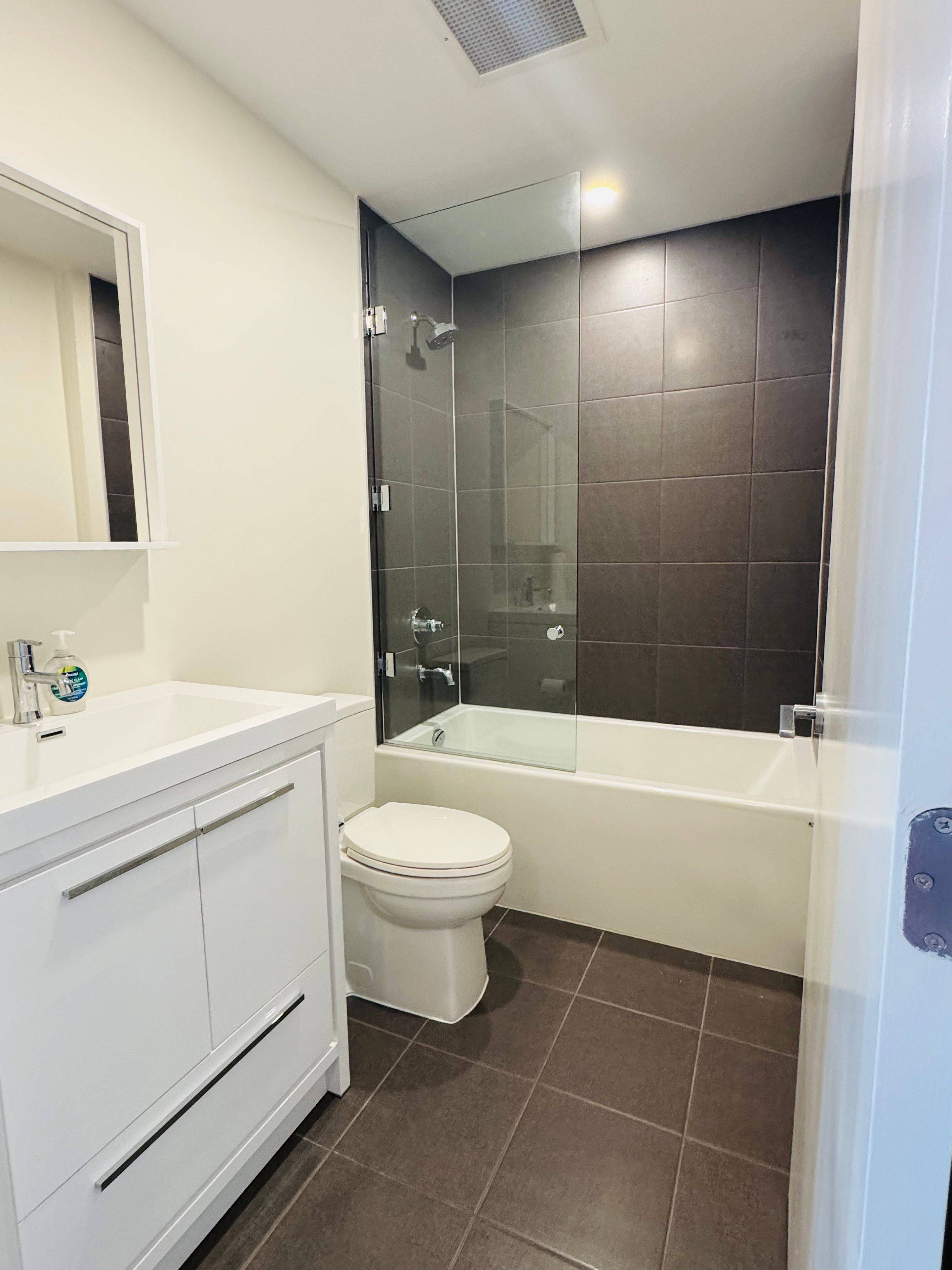Hamilton, ON L8R 0A7,212 King William ST #803