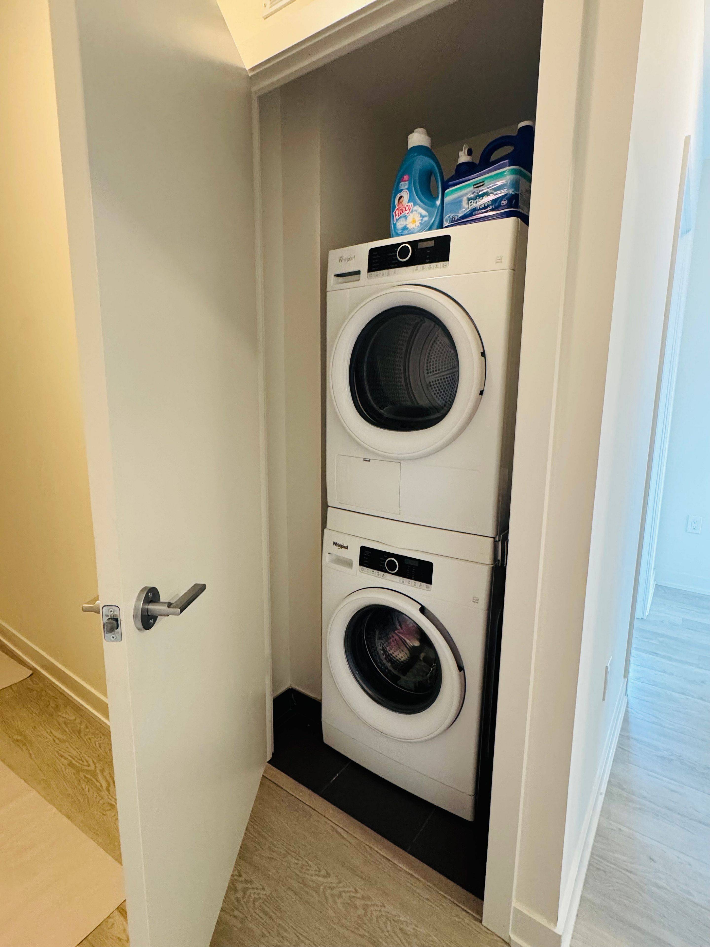 Hamilton, ON L8R 0A7,212 King William ST #803