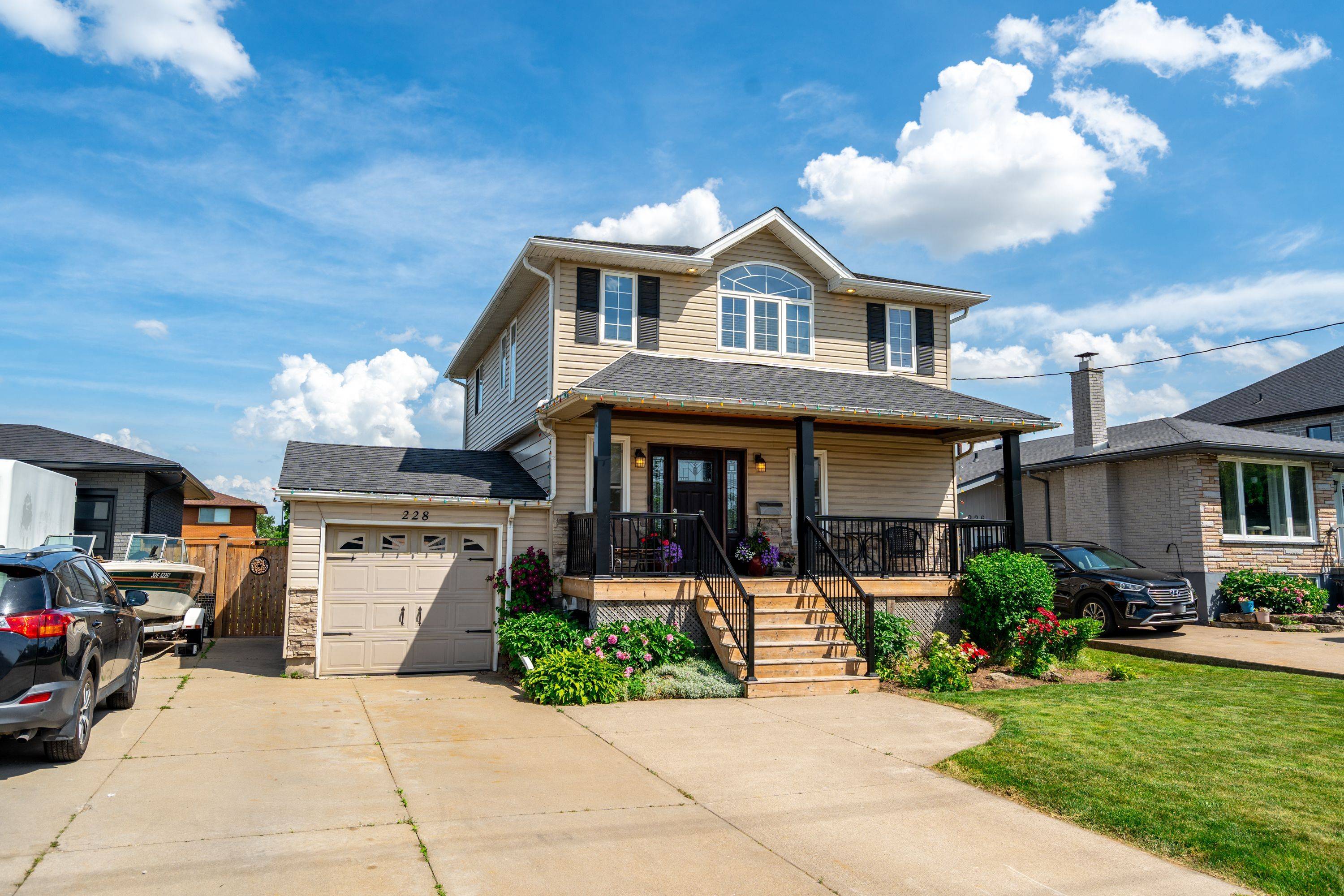 Hamilton, ON L8E 2A5,228 Green RD