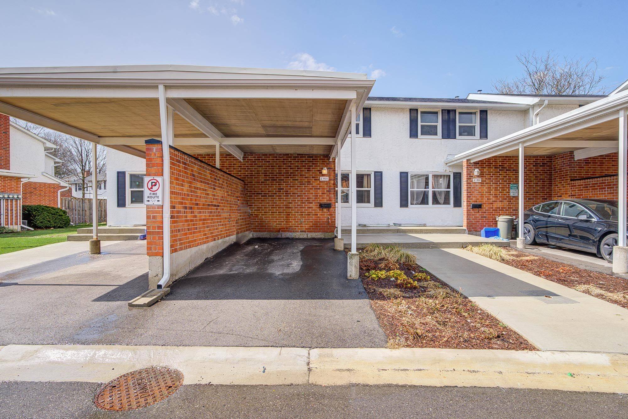 Waterloo, ON N2L 5S7,401 Keats WAY #2