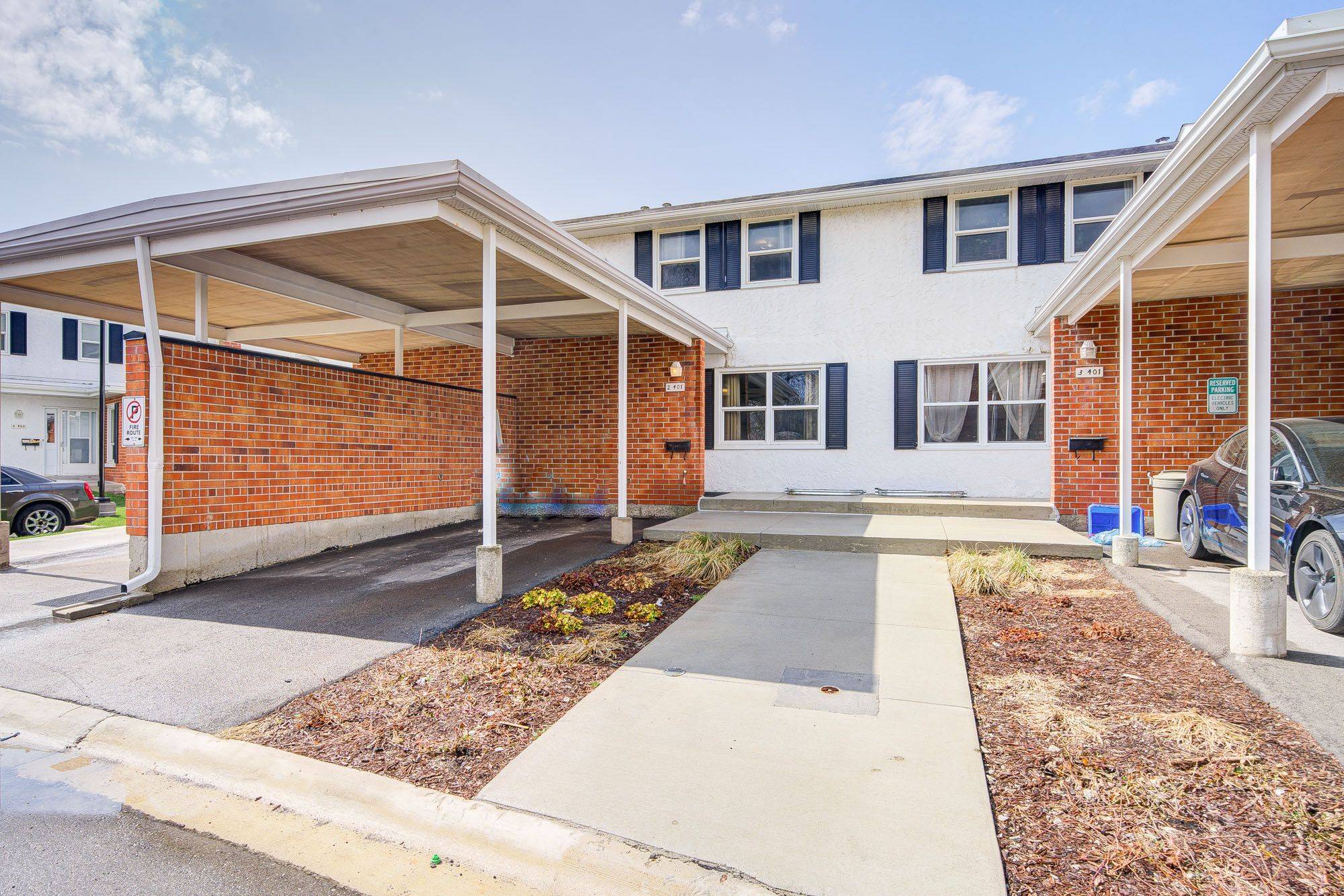 Waterloo, ON N2L 5S7,401 Keats WAY #2