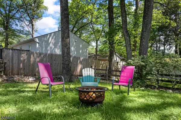 Hopatcong Boro, NJ 07843,15 Amherst Way