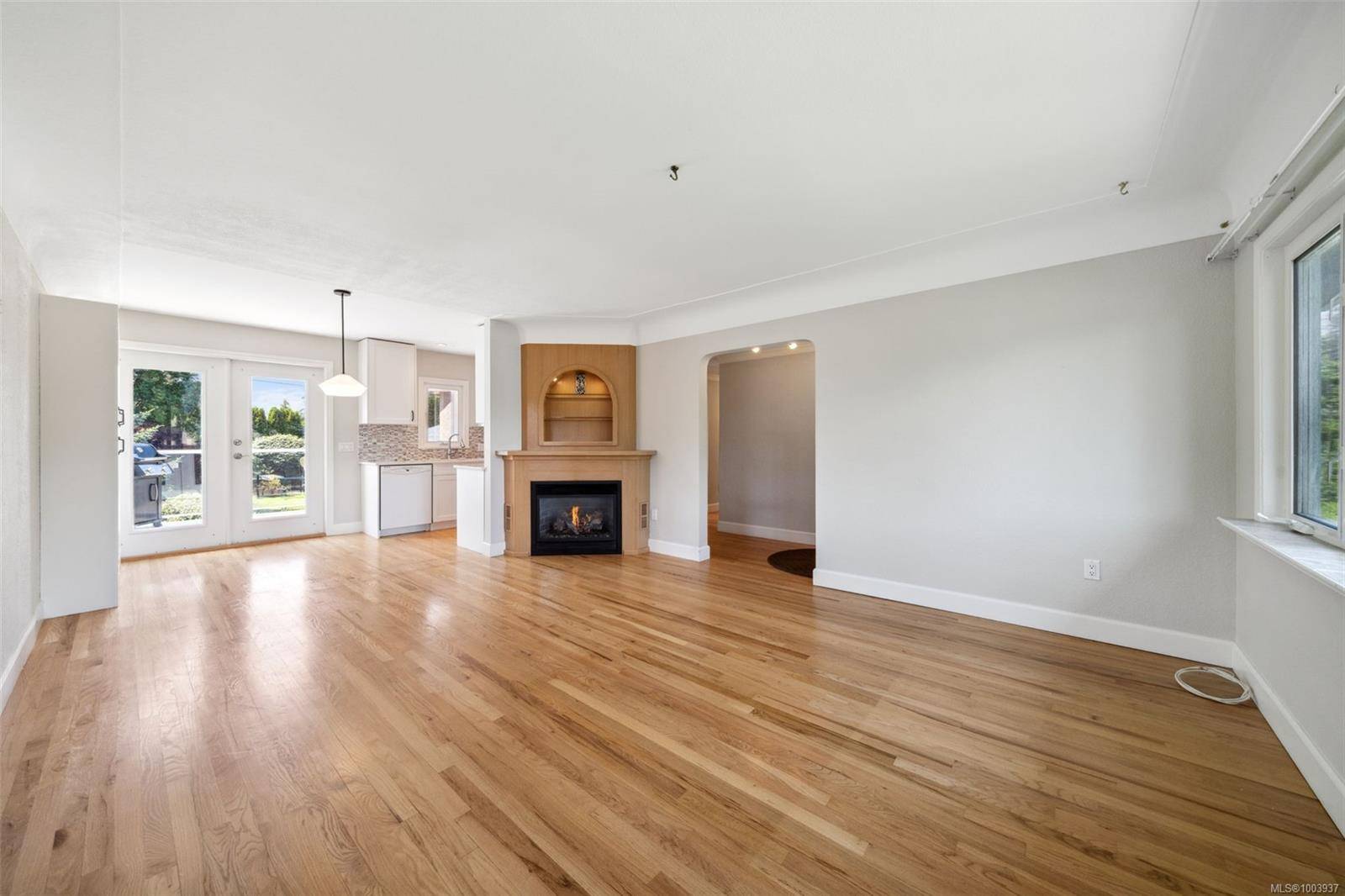 Oak Bay, BC V8R 5P9,2568 Eastdowne Rd