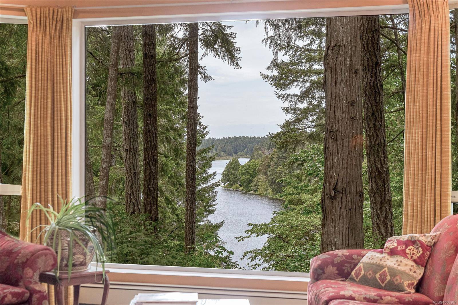 Ladysmith, BC V9G 1C4,3293 McGuire Way