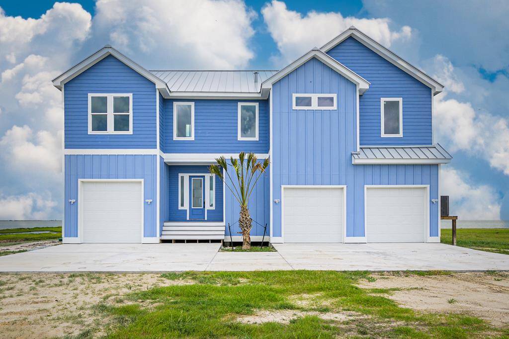 1621 Cape Velero Dr, Rockport, TX 78382