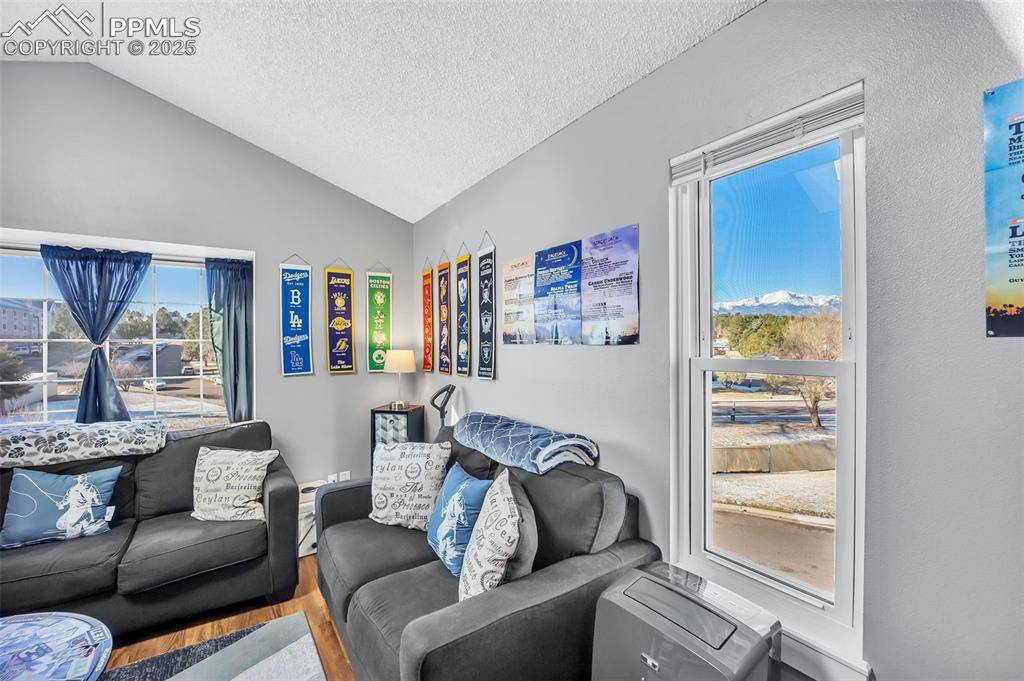 Colorado Springs, CO 80918,6272 Village LN