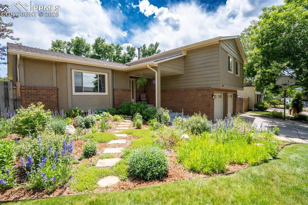 Colorado Springs, CO 80909,4255 Loch Lomond LN