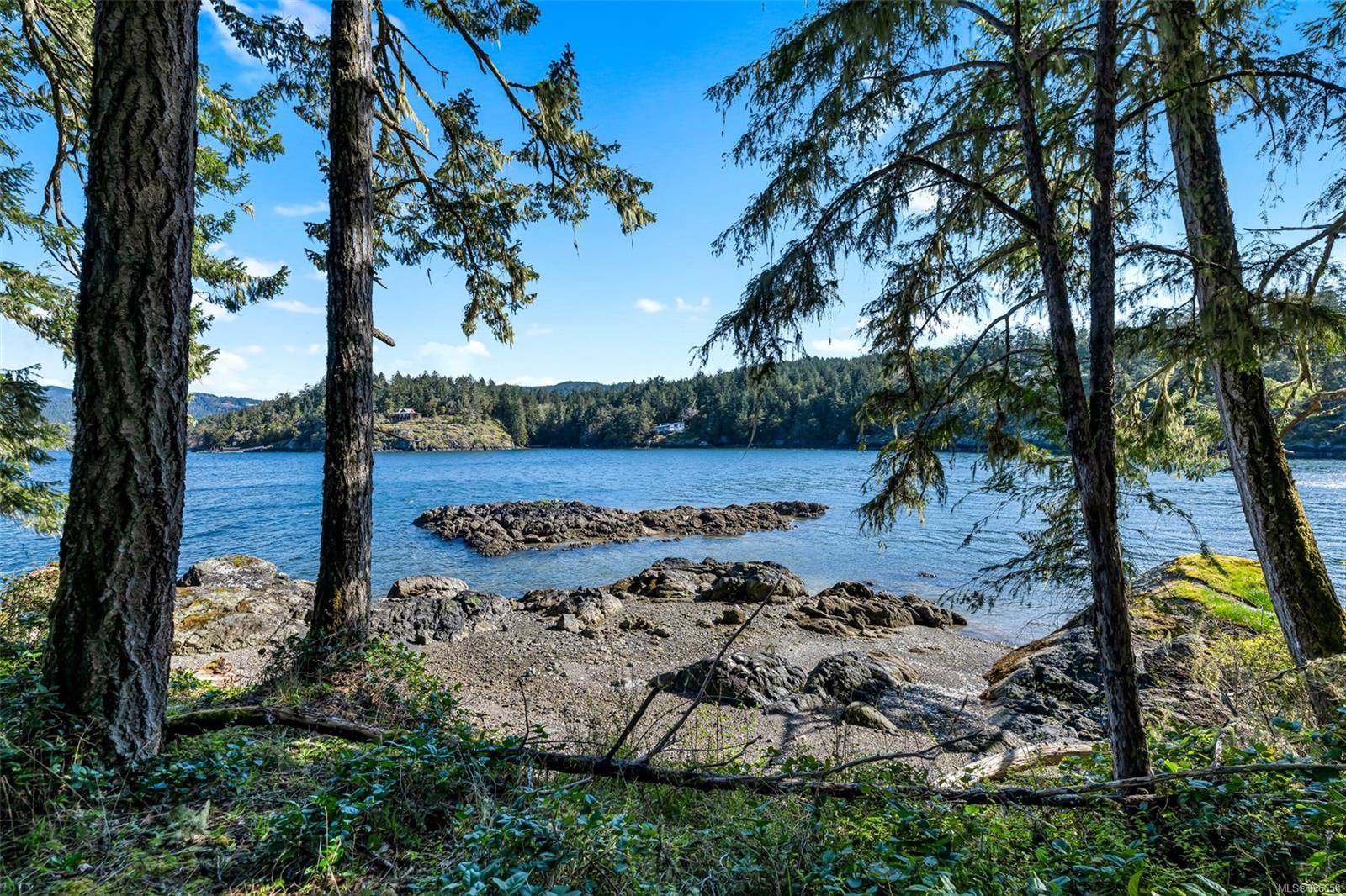 998 Gillespie Rd, Sooke, BC V9Z 0Z5