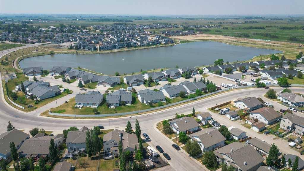 Strathmore, AB T1P 1W8,6 Westlake GLN