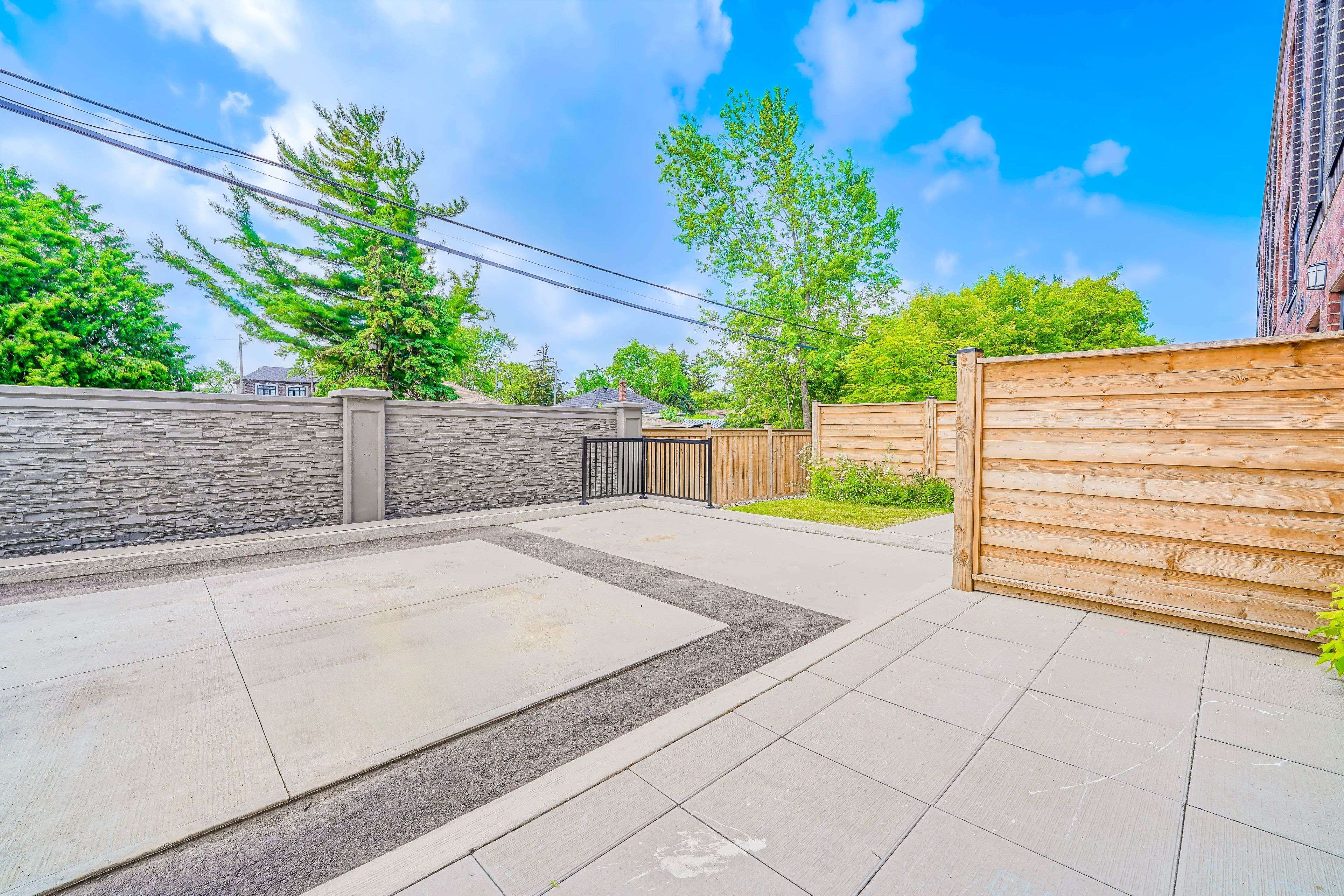 Toronto C06, ON M3H 0E8,871 Sheppard AVE W #29