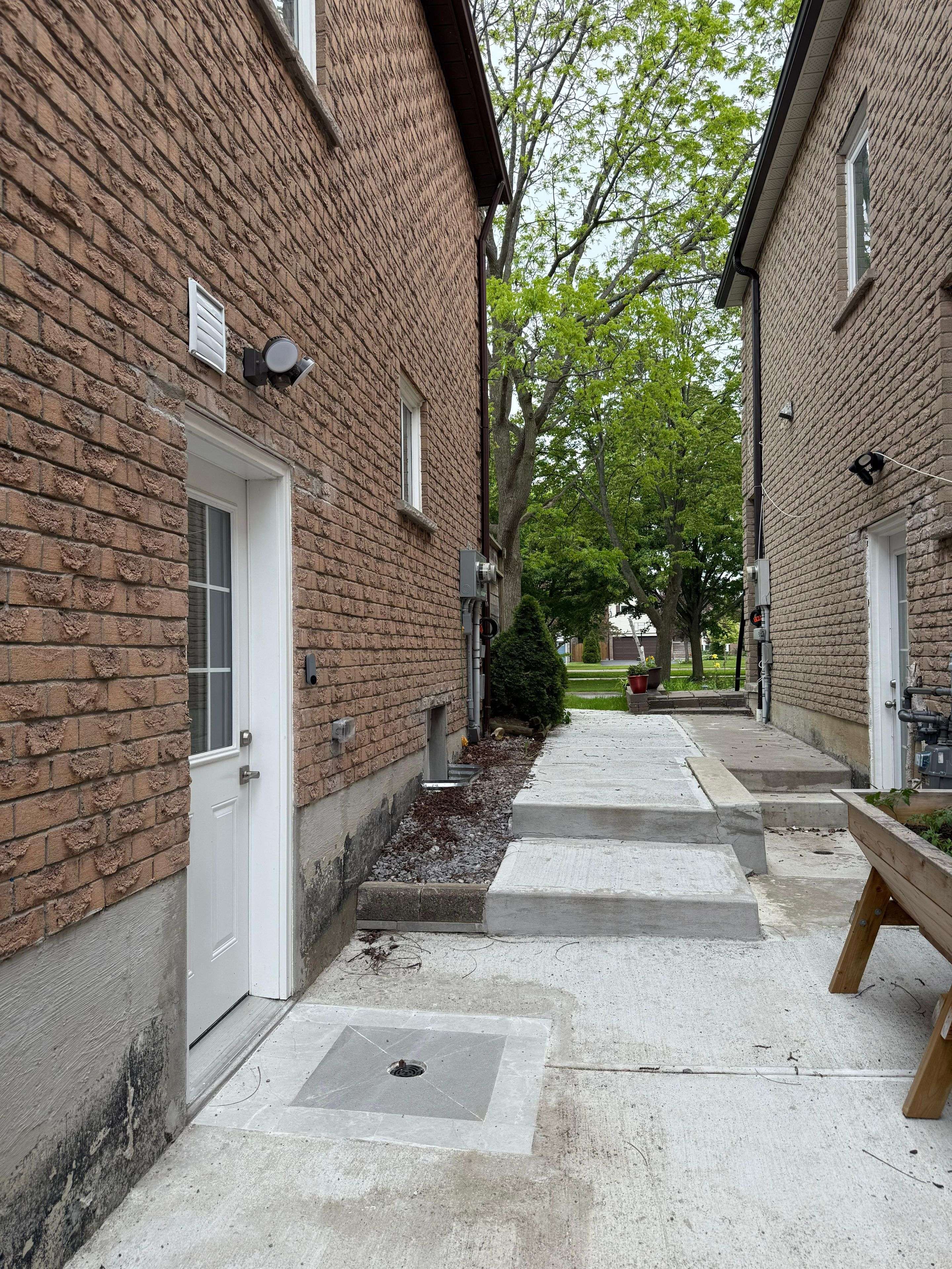 Ajax, ON L1S 7A6,65 Hewitt CRES #Basement