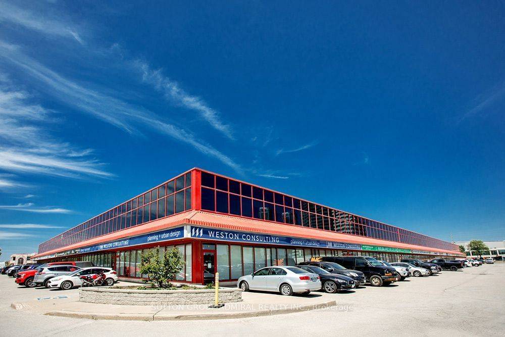 Vaughan, ON L4K 5K8,201 Millway AVE #18