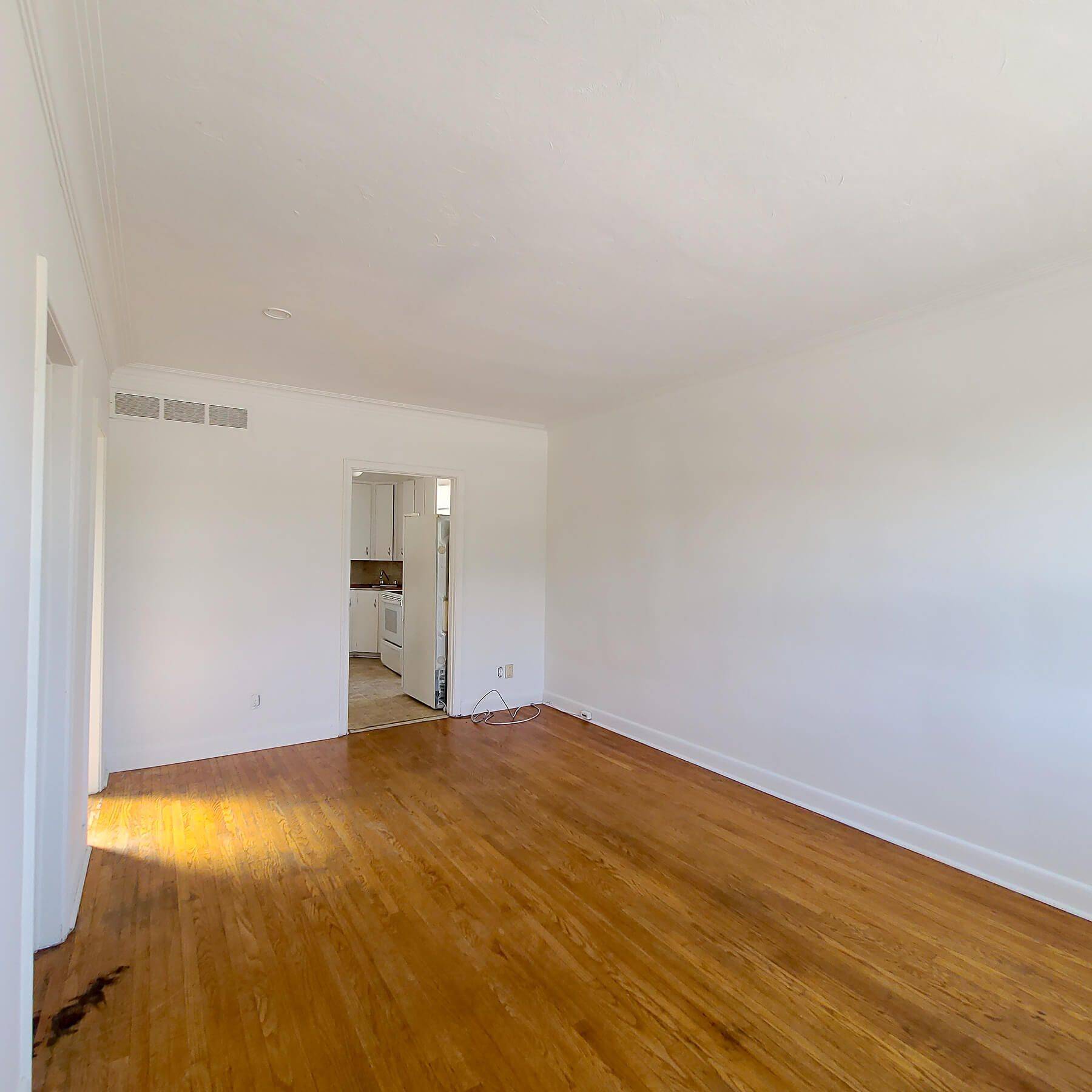 Toronto W06, ON M8W 1R2,3813 Lake Shore BLVD W #1