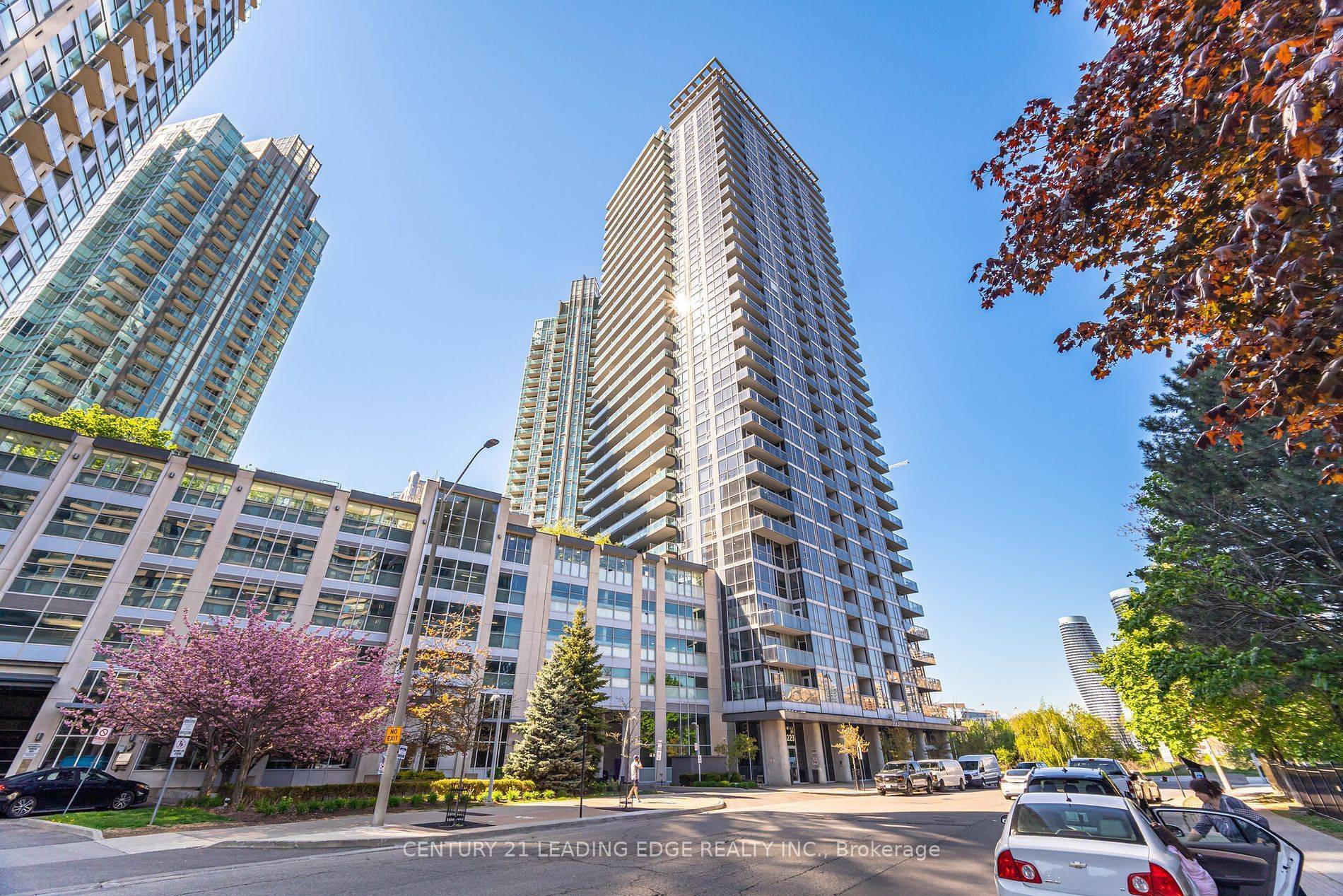 Mississauga, ON L5B 0E8,223 Webb DR S #201