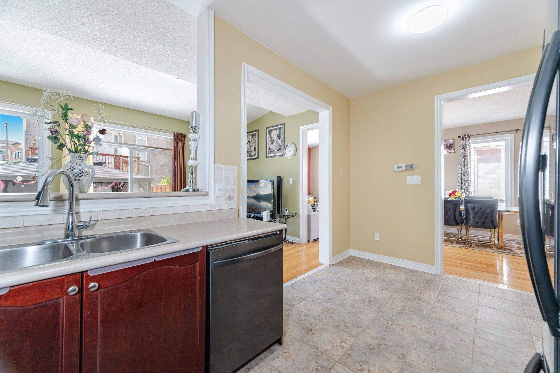 Brampton, ON L6R 0G4,30 Pape DR