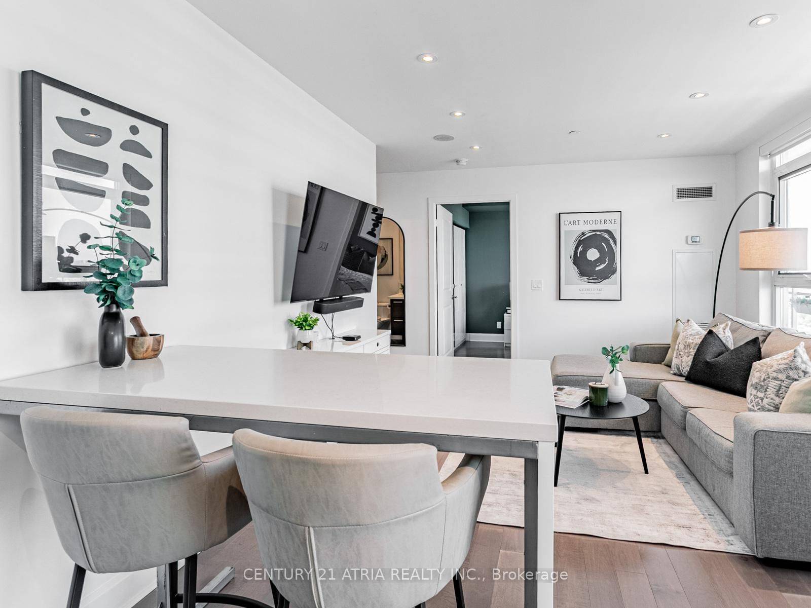 Toronto W06, ON M8V 1A1,33 Shore Breeze DR #3208