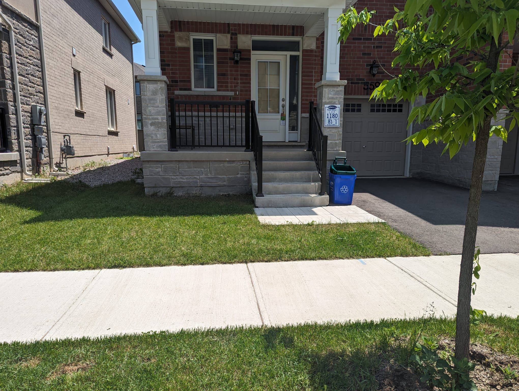 Milton, ON L9E 1W5,559 Bellflower CT