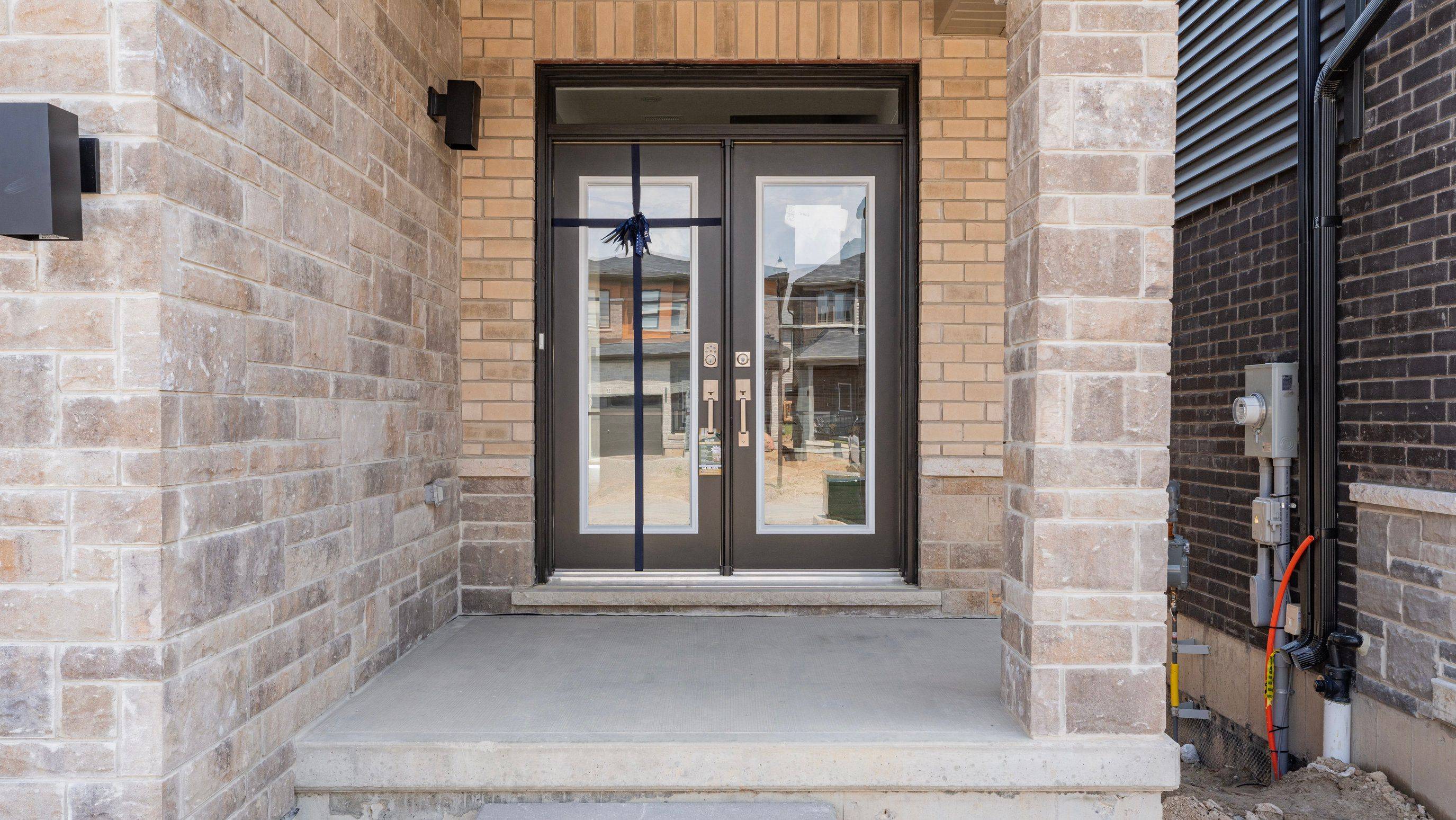 Brantford, ON N3T 5L5,23 Holder DR #Main
