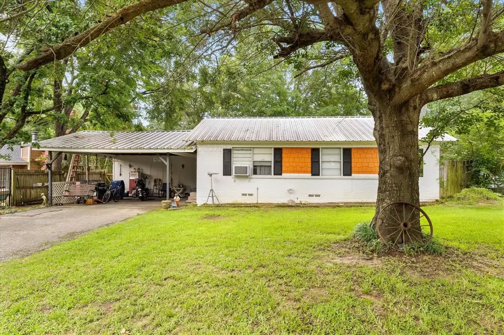Gun Barrel City, TX 75156,115 Red Bud Road