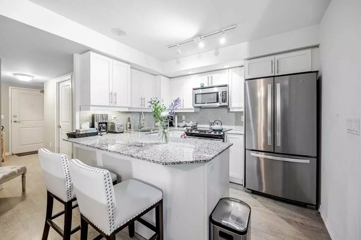 Toronto C01, ON M6K 3R2,65 East Liberty ST #217