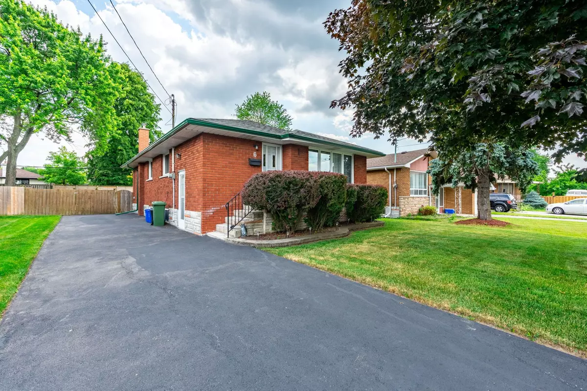 Hamilton, ON L9A 2A3,6 DEAN AVE