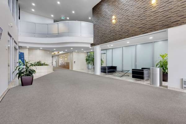 690 Dorval DR #500, Oakville, ON L6K 3V7