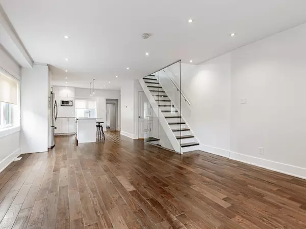 Toronto W03, ON M6E 3W7,41 Dynevor RD