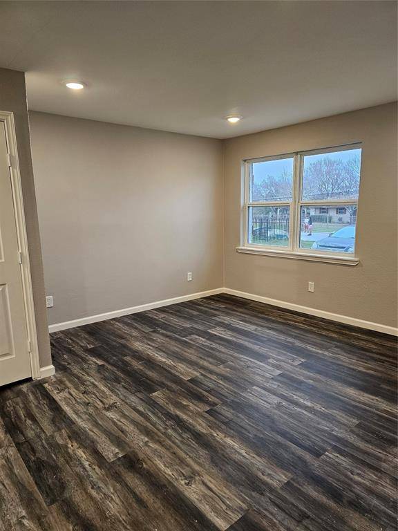 Dallas, TX 75217,305 Deepwood Street
