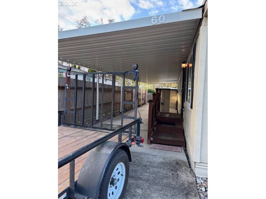 Dexter, OR 97431,39140 DEXTER RD ##60