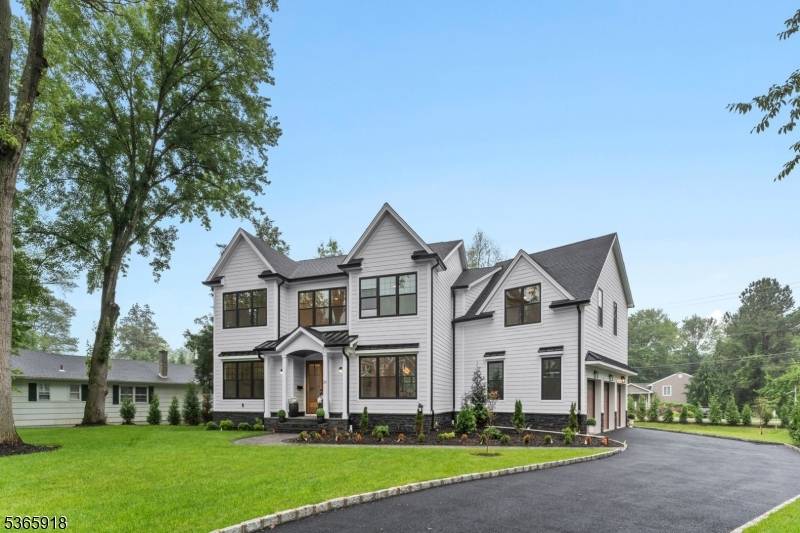 Florham Park Boro, NJ 07932,24 Rockwood Rd