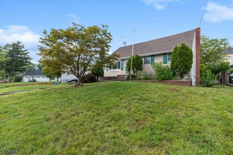 Woodbridge Twp., NJ 08830,18 Westbury Rd