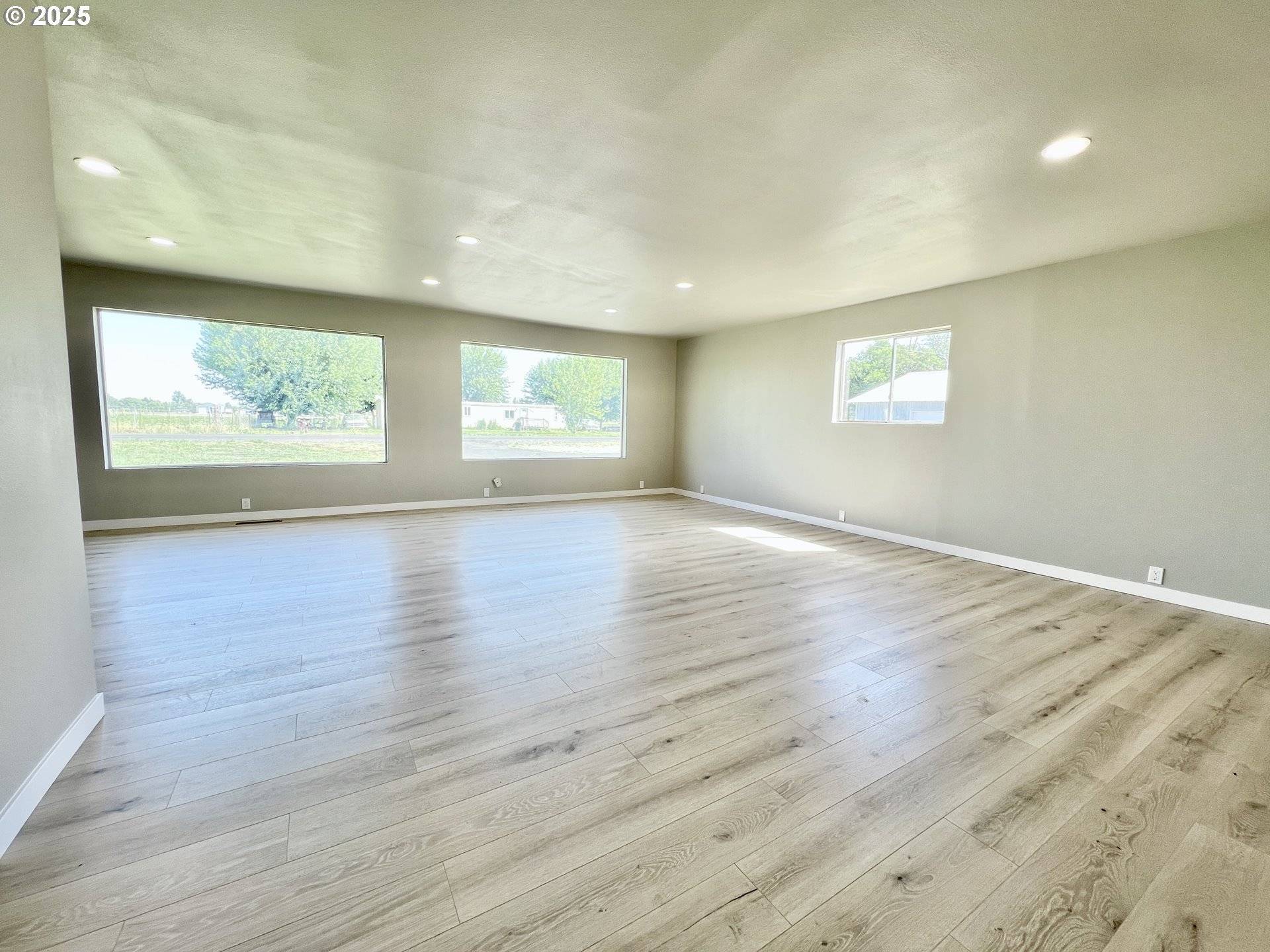 Hermiston, OR 97838,32540 E PUNKIN CENTER RD