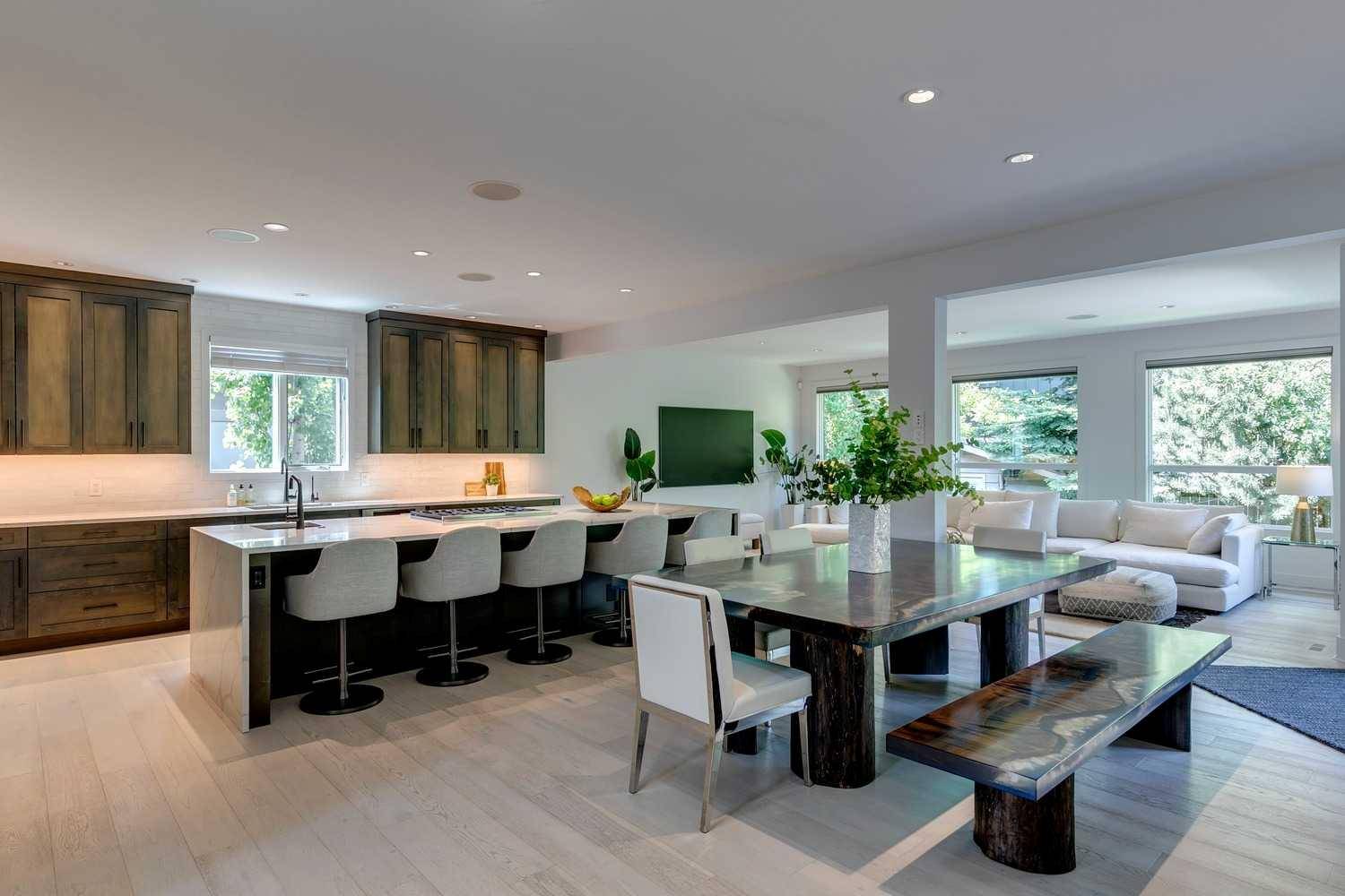 Calgary, AB T2T 1L5,1020 Premier WAY SW