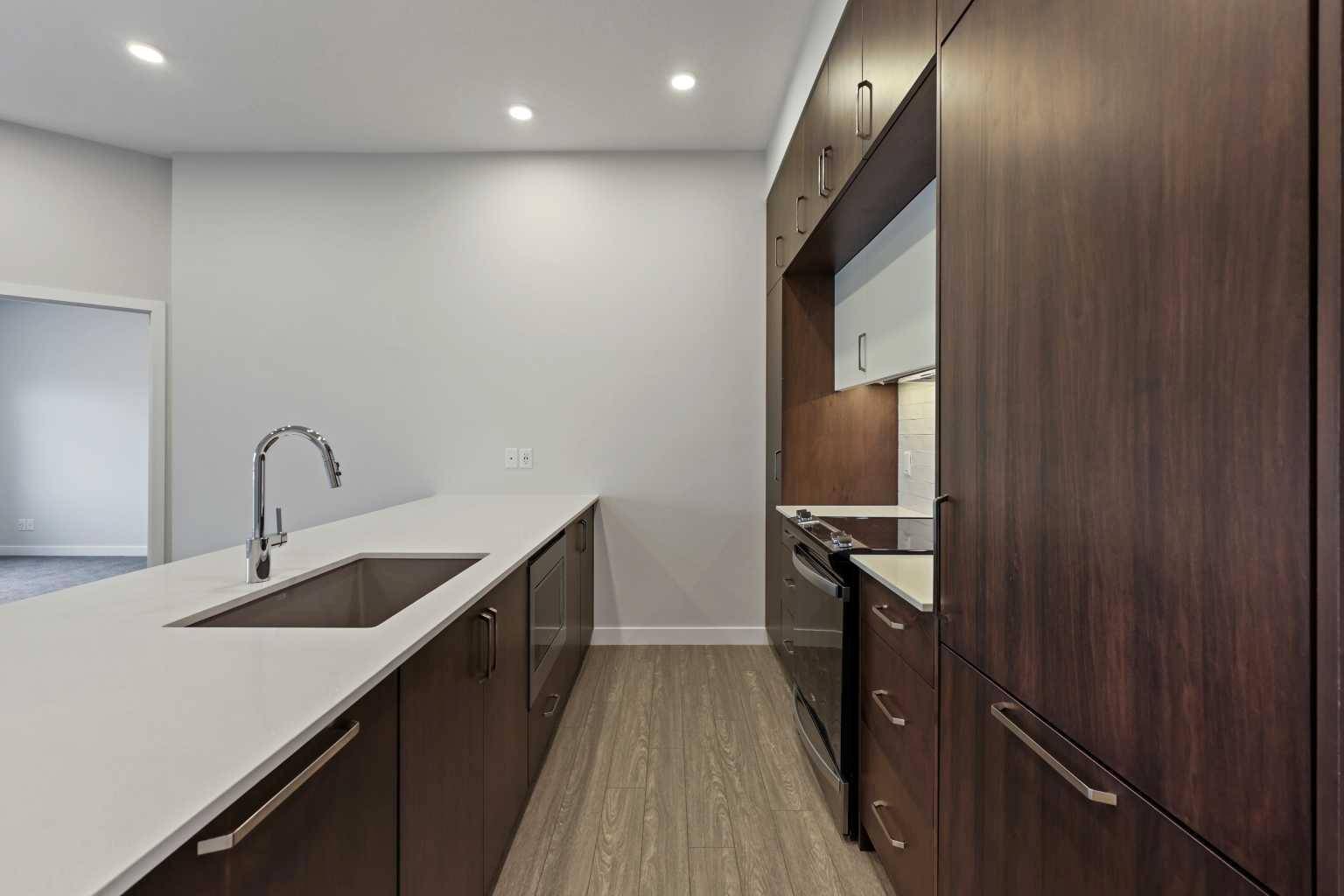 Calgary, AB T2C5V3,255 Les Jardins PARK Southeast #422