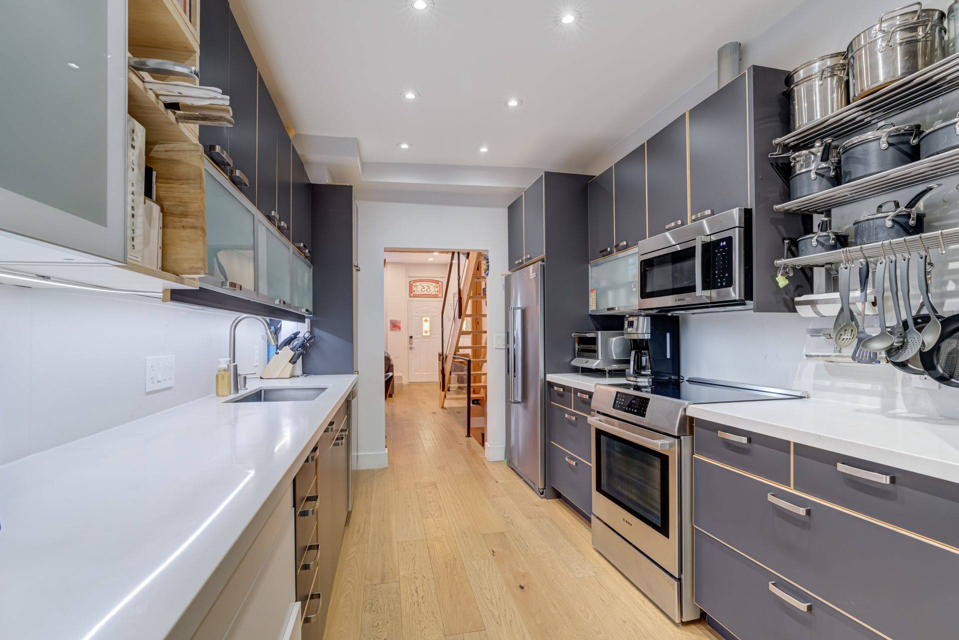 Toronto C08, ON M5A 3J6,55 Sumach ST