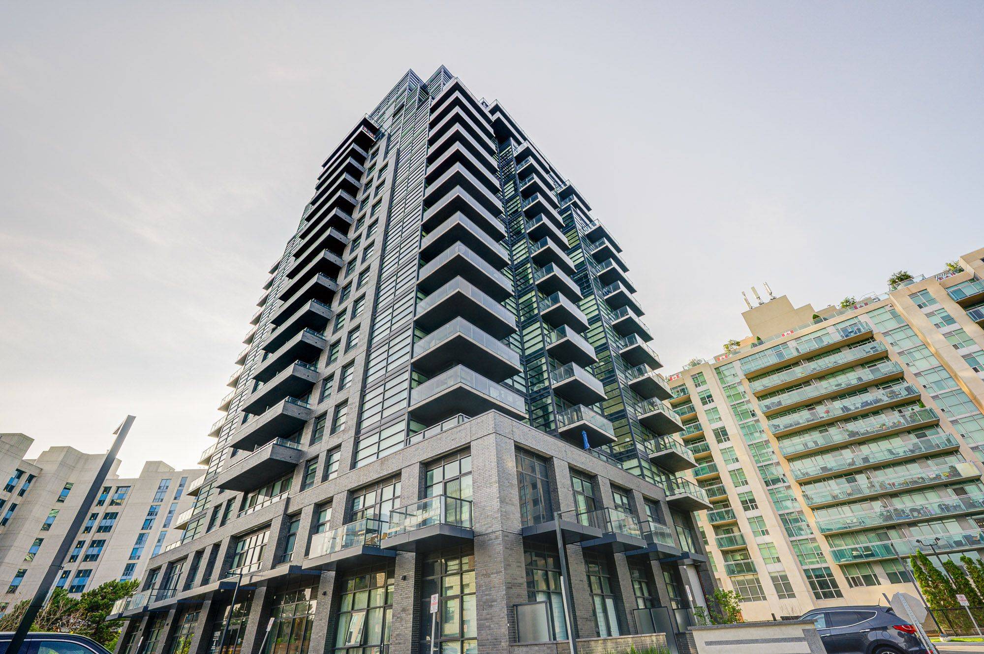 1606 Charles ST #1605, Whitby, ON L1N 0P1
