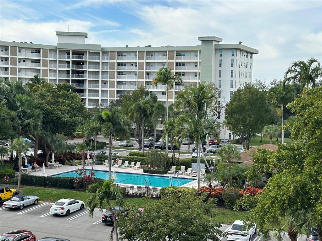 Pompano Beach, FL 33069,2940 N Course Dr #507
