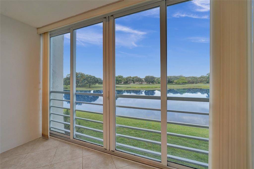 Davie, FL 33324,9450 Poinciana Pl #212