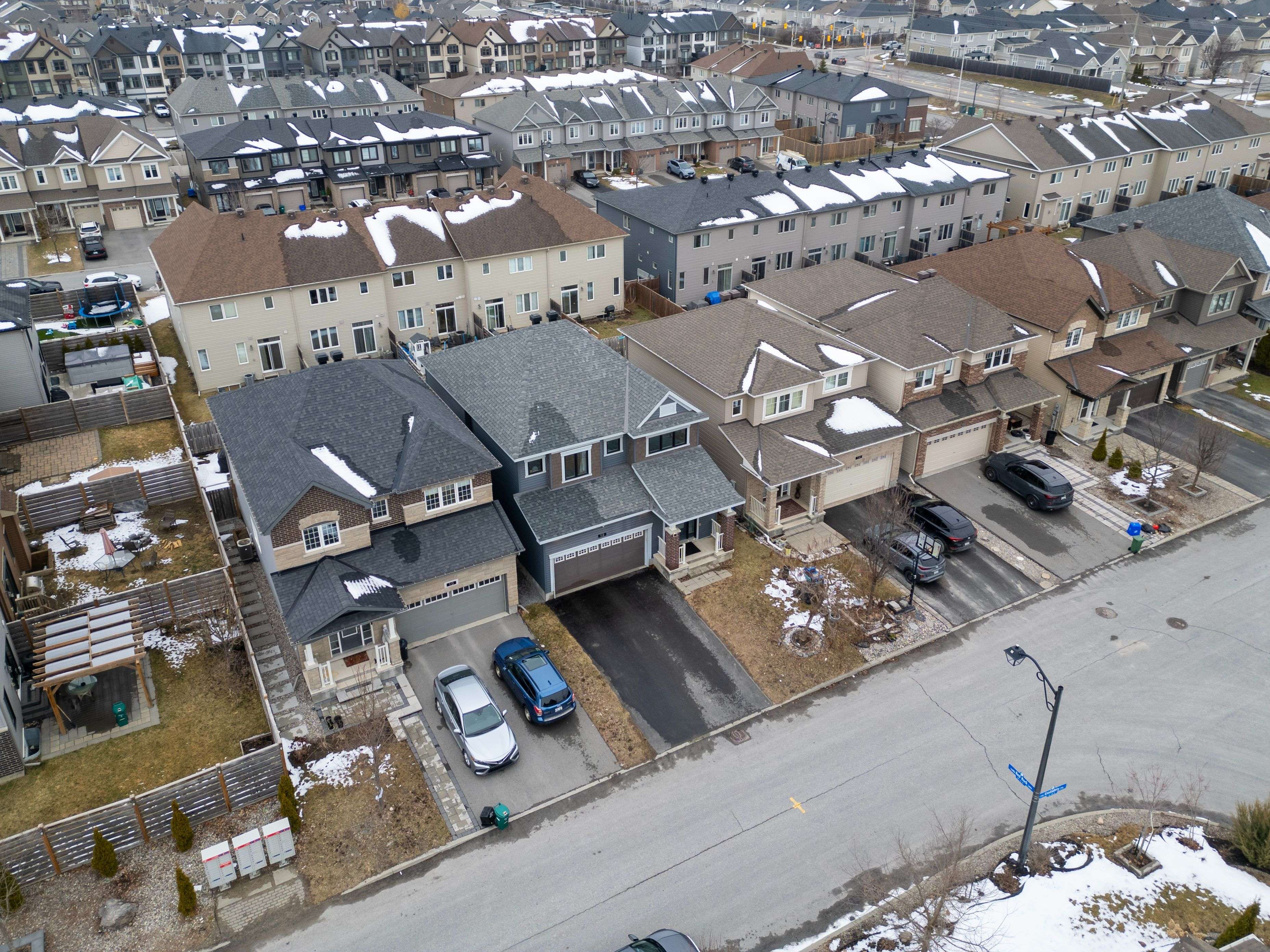 Barrhaven, ON K2C 3H2,12 Knockaderry CRES